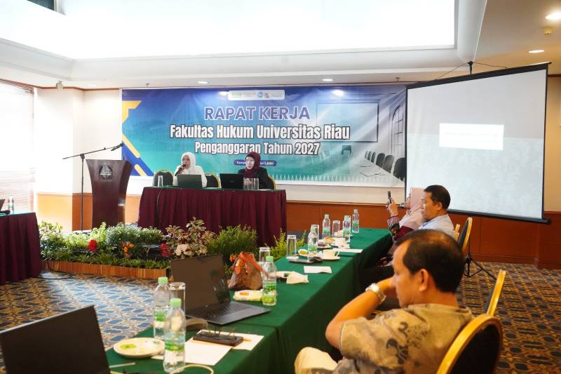 Sinergi dan Aksi: Raker Penganggaran dan Penandatanganan Perjanjian Kinerja Fakultas Hukum UNRI