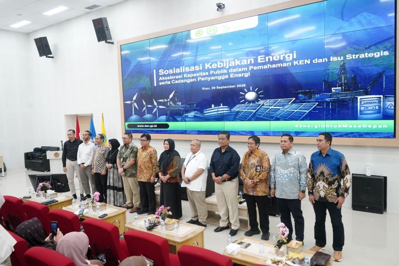 Dukung Ketahanan Energi, Dekan dan Mahasiswa FH Unri Ikuti BPH Migas Goes to Campus