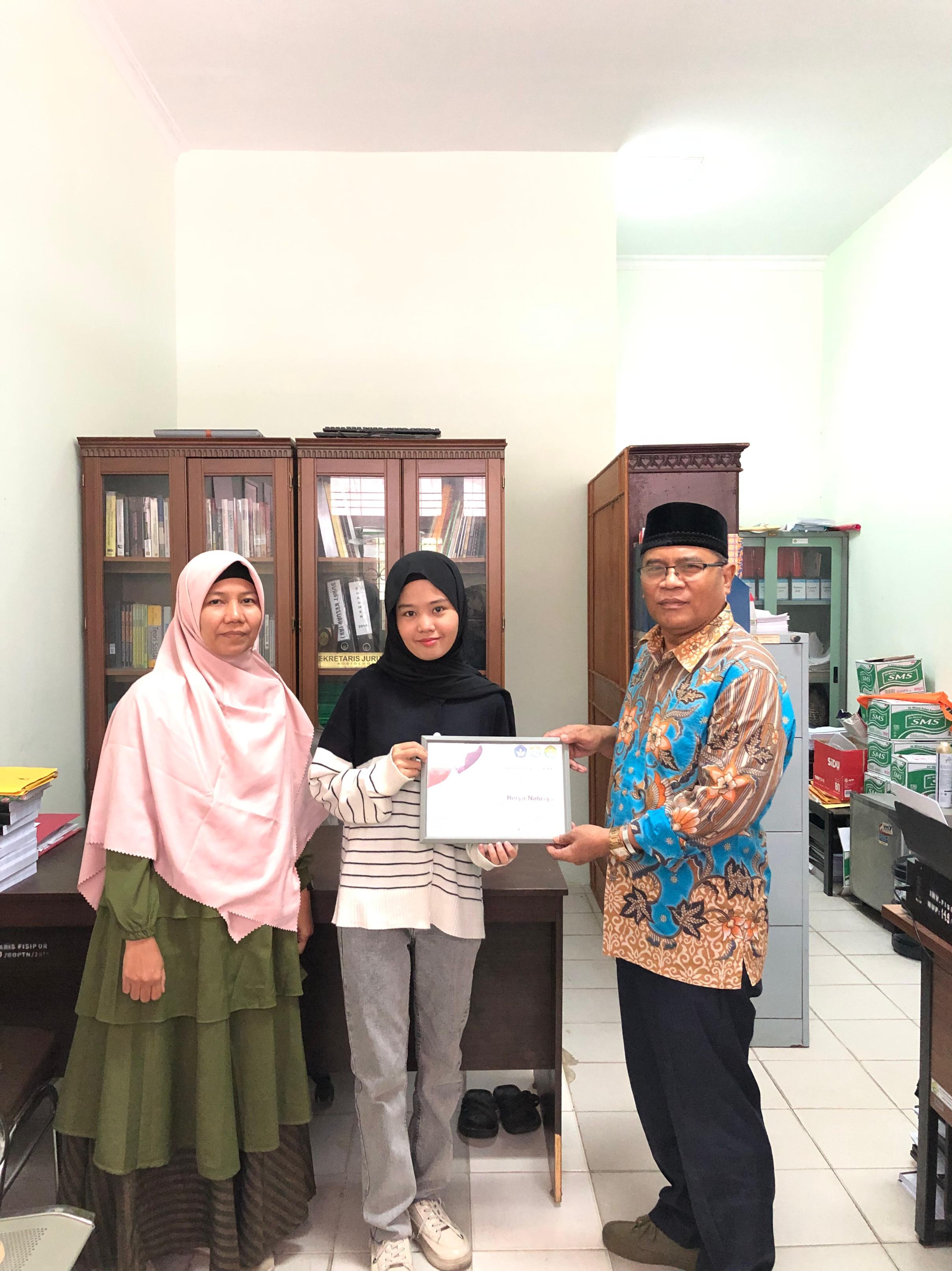 Jurusan Sosiologi FISIP UNRI Berikan Apresiasi kepada Mahasiswa Berprestasi Periode Januari–Juni 2025