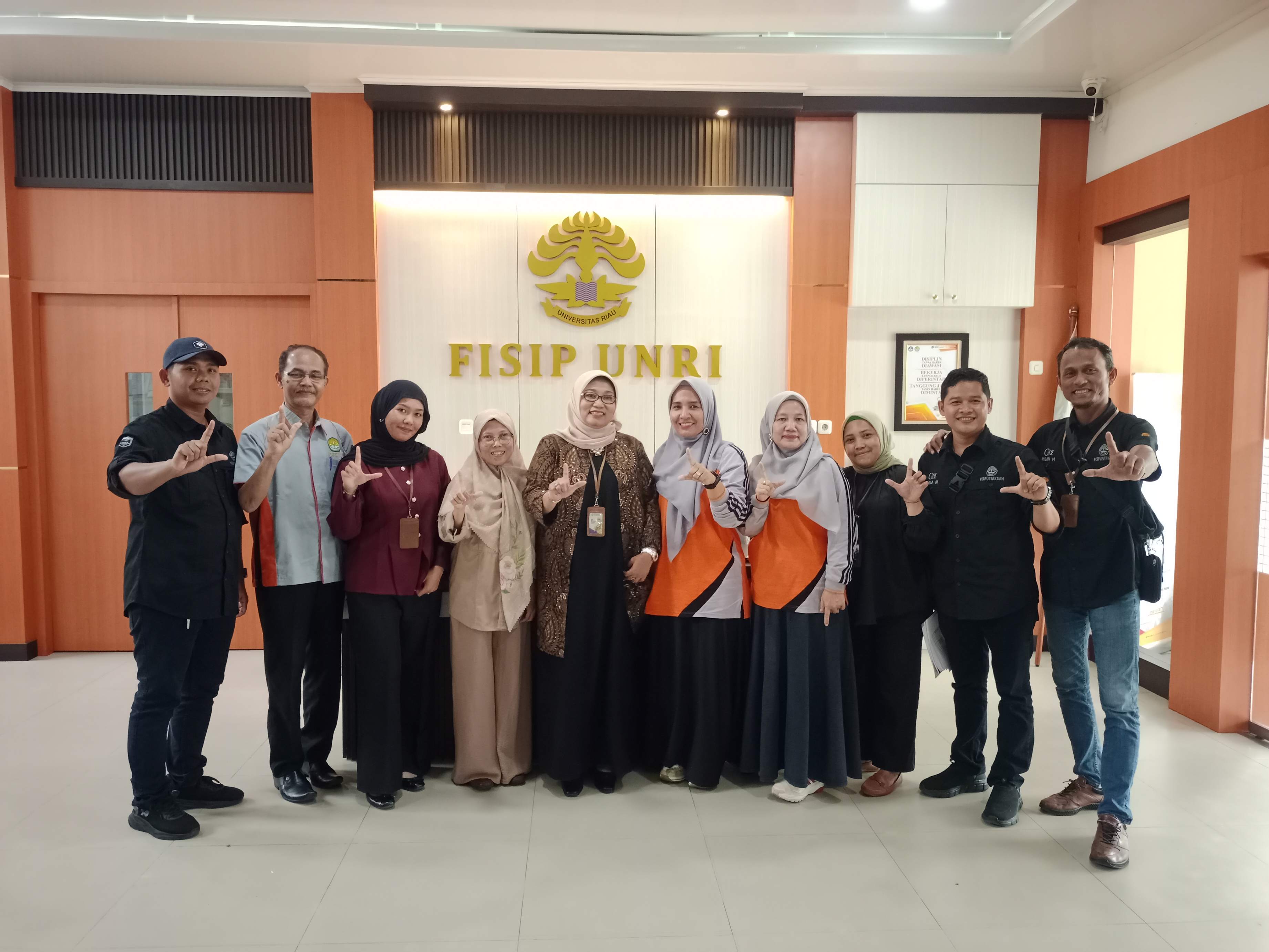 Perpustakaan Cabang FISIP UNRI dinilai dalam Visitasi Internal  Lomba Perpustakaan Cabang Fakultas Terbaik 2025