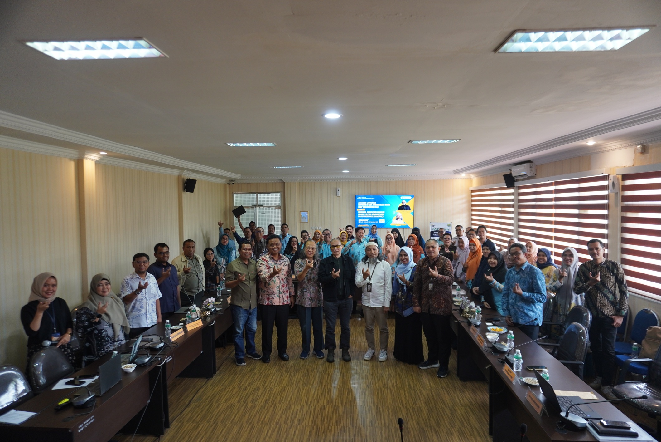 Menuju Akreditasi Unggul: Administrasi Bisnis FISIP UNRI Jalani Asesmen Lapangan LAMSPAK