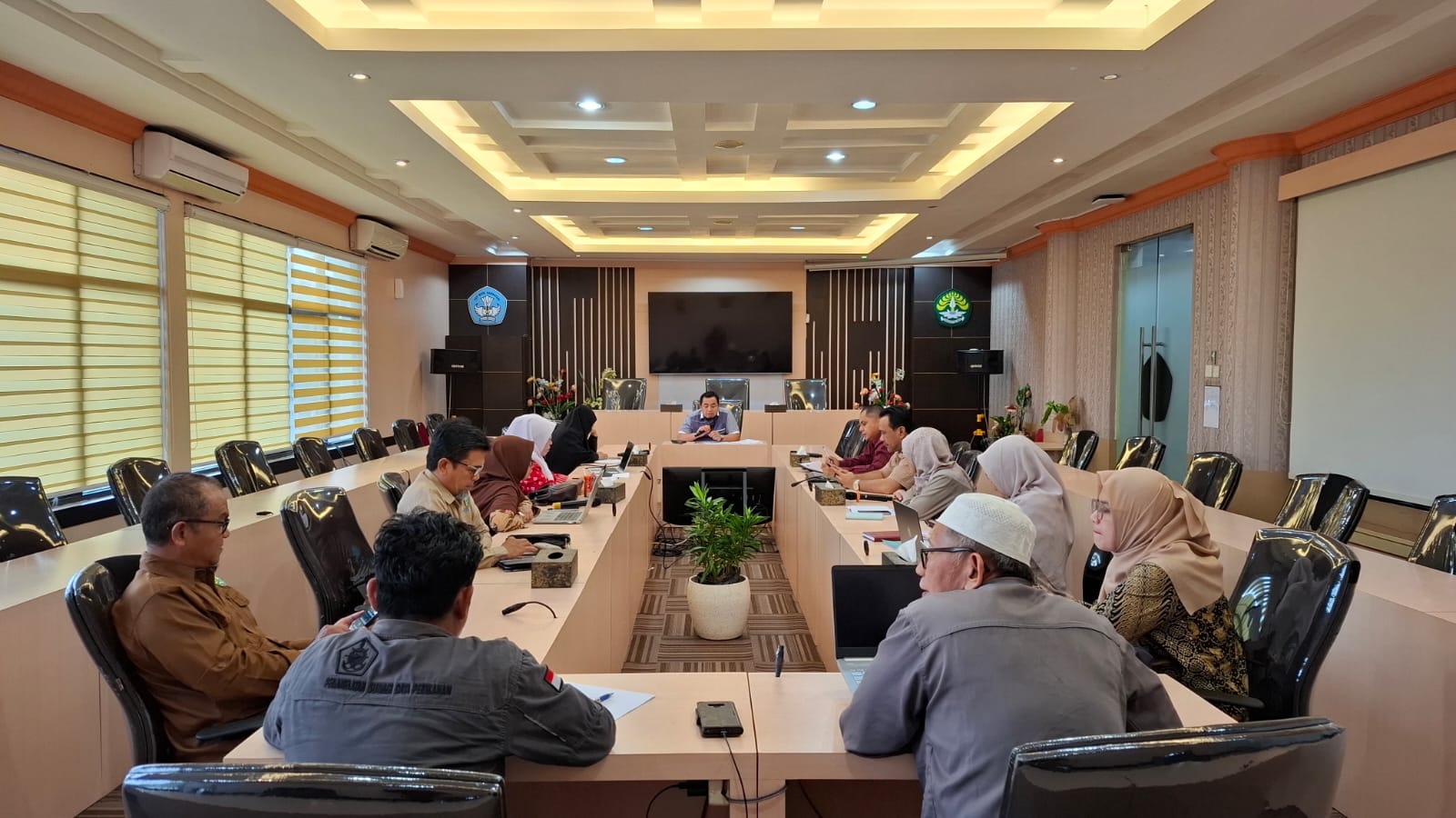 Commitment to Safeguarding Academic Quality, FISIP UNRI Oversees the Finalization of UNRI’s 2026 New Student Admission Capacity