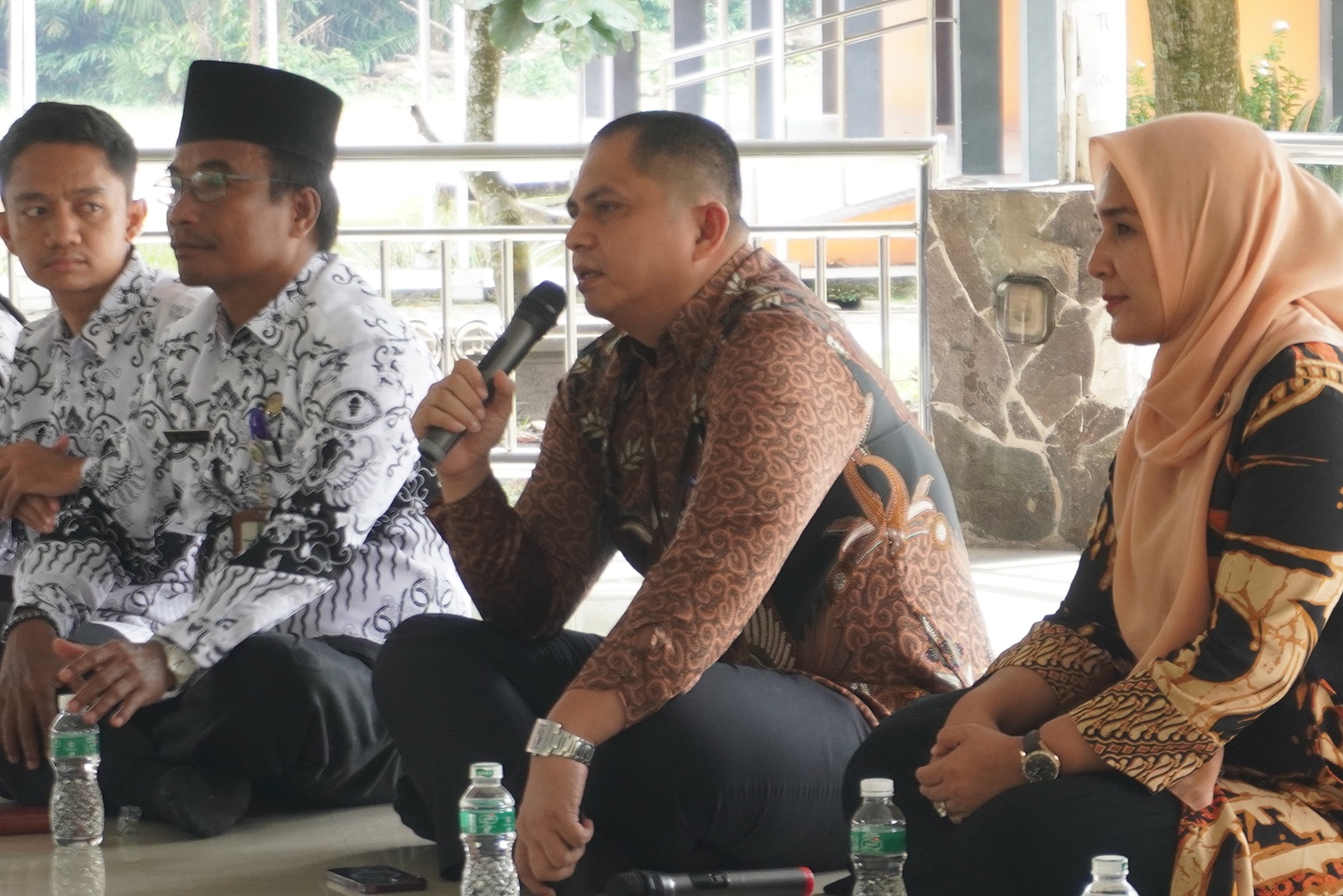 Opening Horizons of Higher Education: SMAN 9 Mandau’s Educational Visit to FISIP UNRI
