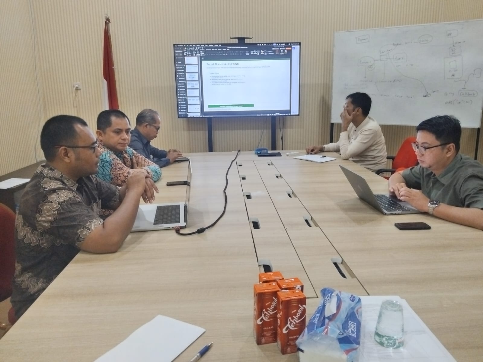 Kolaborasi FISIP UNRI–UPA TIK, Jajaki Digitalisasi Layanan Tugas Akhir Terintegrasi SATU UNRI