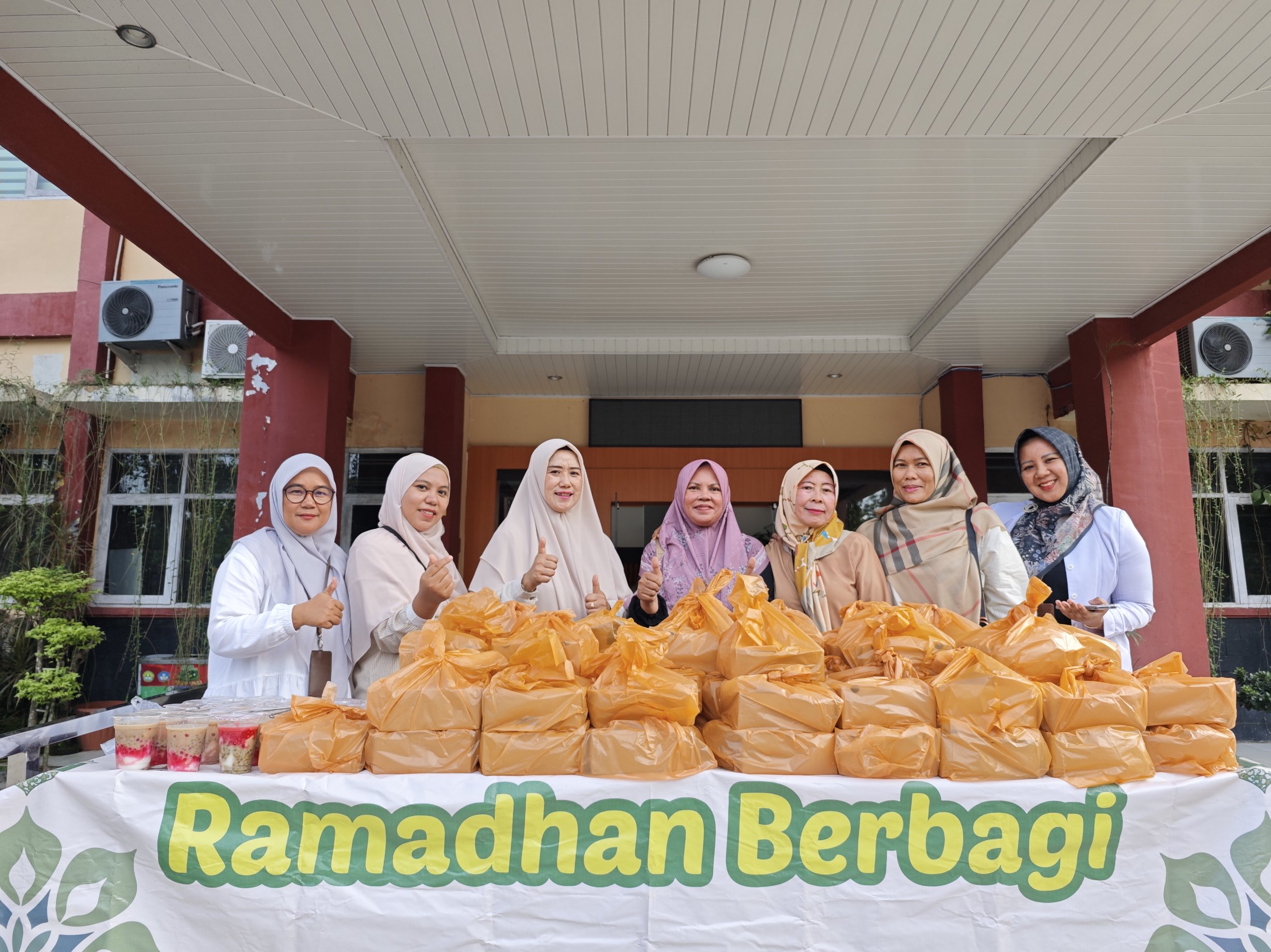 Menebar Kebaikan di Bulan Suci, Menguatkan Kebersamaan: DWP FISIP UNRI Gelar Ramadan Berbagi