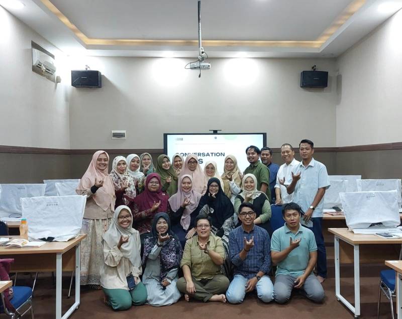 Siap Kolaborasi Internasional, FISIP Tugaskan Dosen Ikuti Conversation Class for Lecturers yang Ditaja UPT Bahasa Universitas Riau