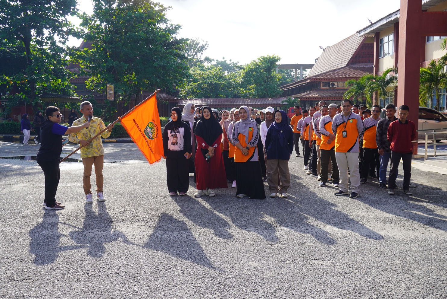 Semangat Sehat dan Harmoni, Jalan Sehat FISIP UNRI Perkuat Kebersamaan Sivitas Akademika