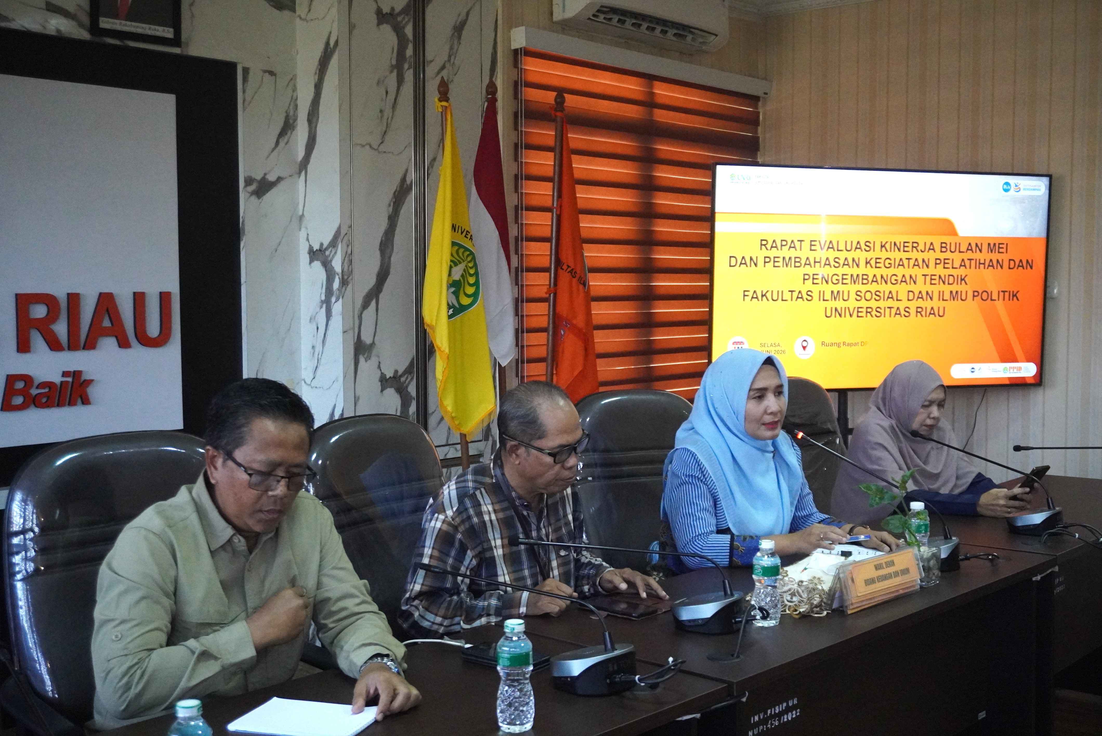 Evaluasi Kinerja Bulanan, FISIP UNRI Dorong Tendik Semakin Profesional dan Adaptif