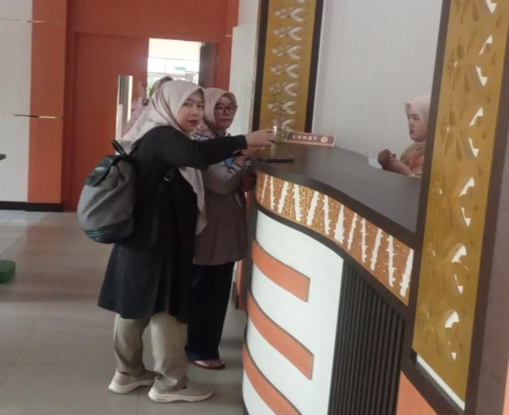 FISIP UNRI Sosialisasikan Pelayanan Kewajaran Tarif kepada Pengguna Layanan MPT