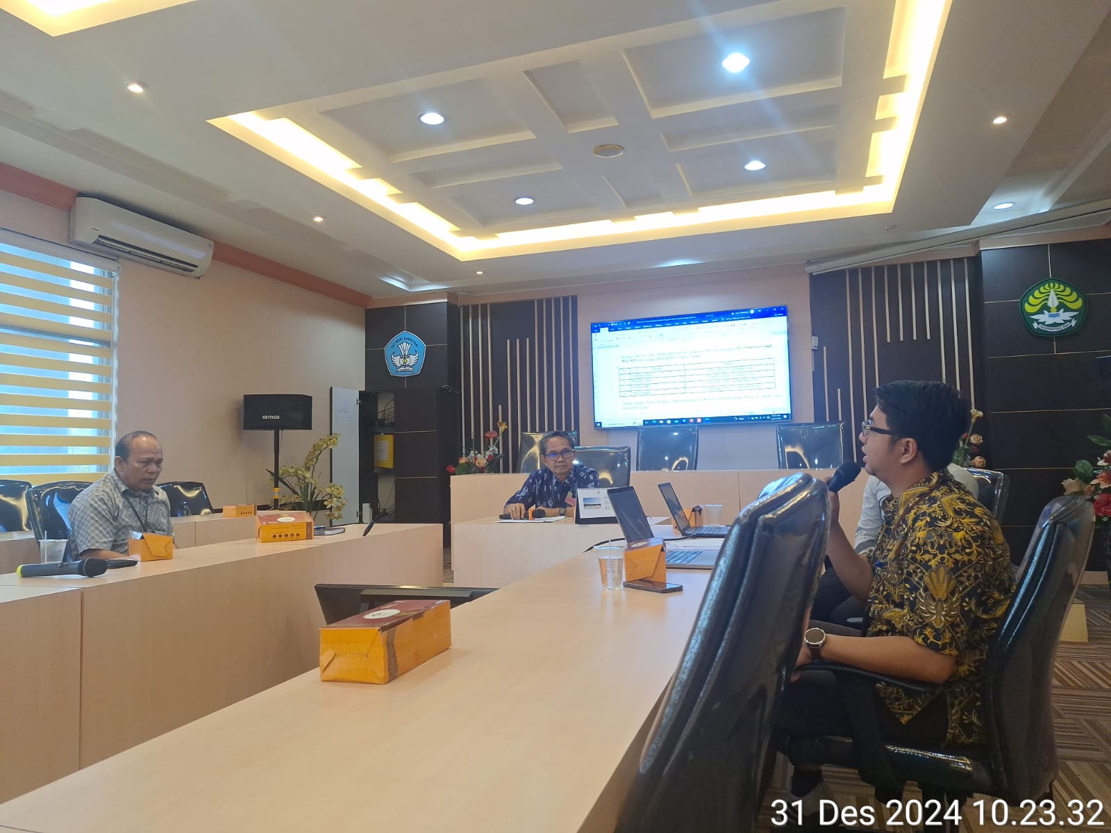 Tutup Tahun, Wakil Dekan Bidang Umum dan Keuangan FISIP Hadiri Rapat Persiapan Beban Kerja Dosen (BKD) Tahun Akademik 2024-2025