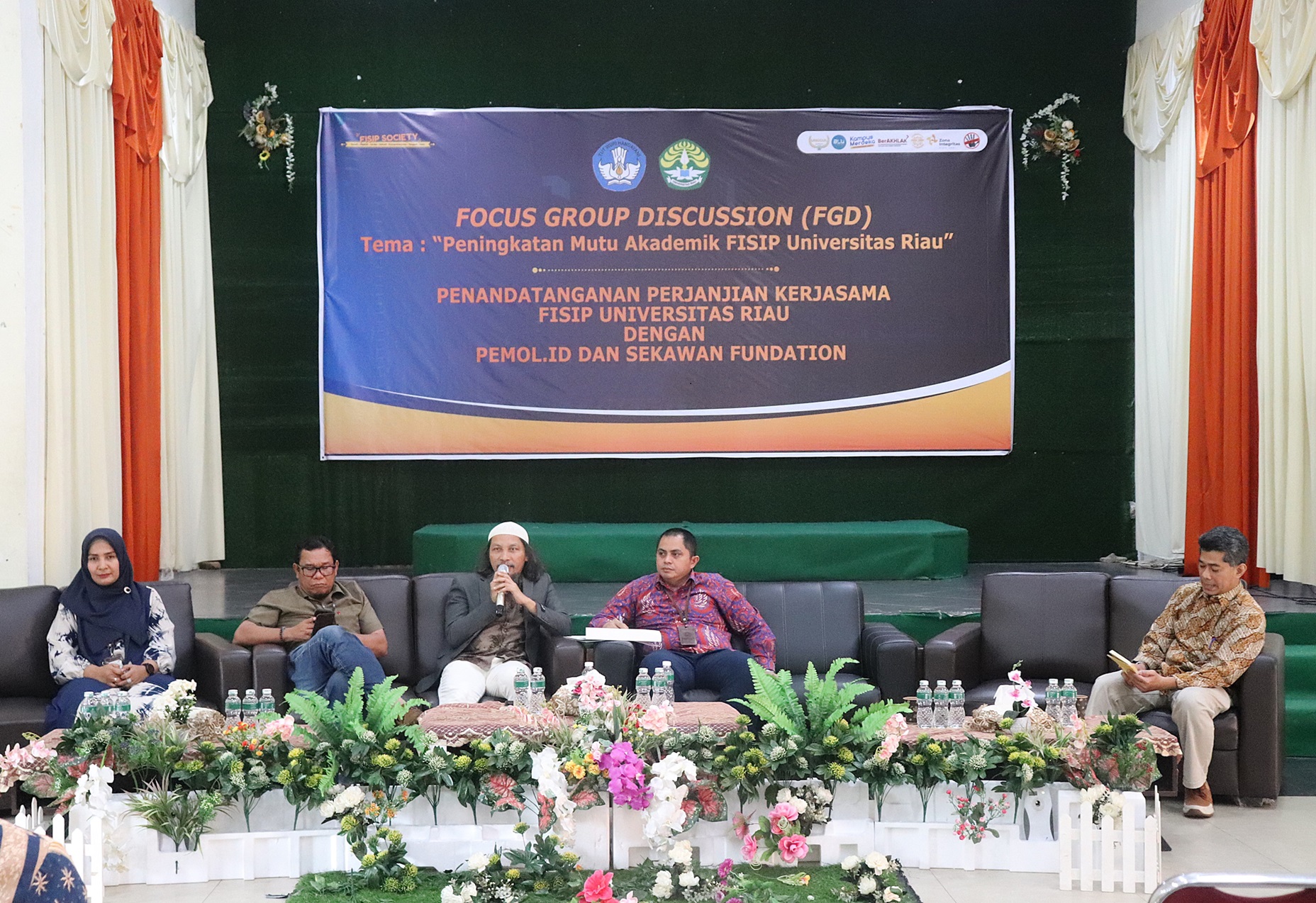 FISIP Universitas Riau Tegaskan Komitmen Peningkatan Mutu Akademik dan Keberlanjutan melalui Focus Group Discussion
