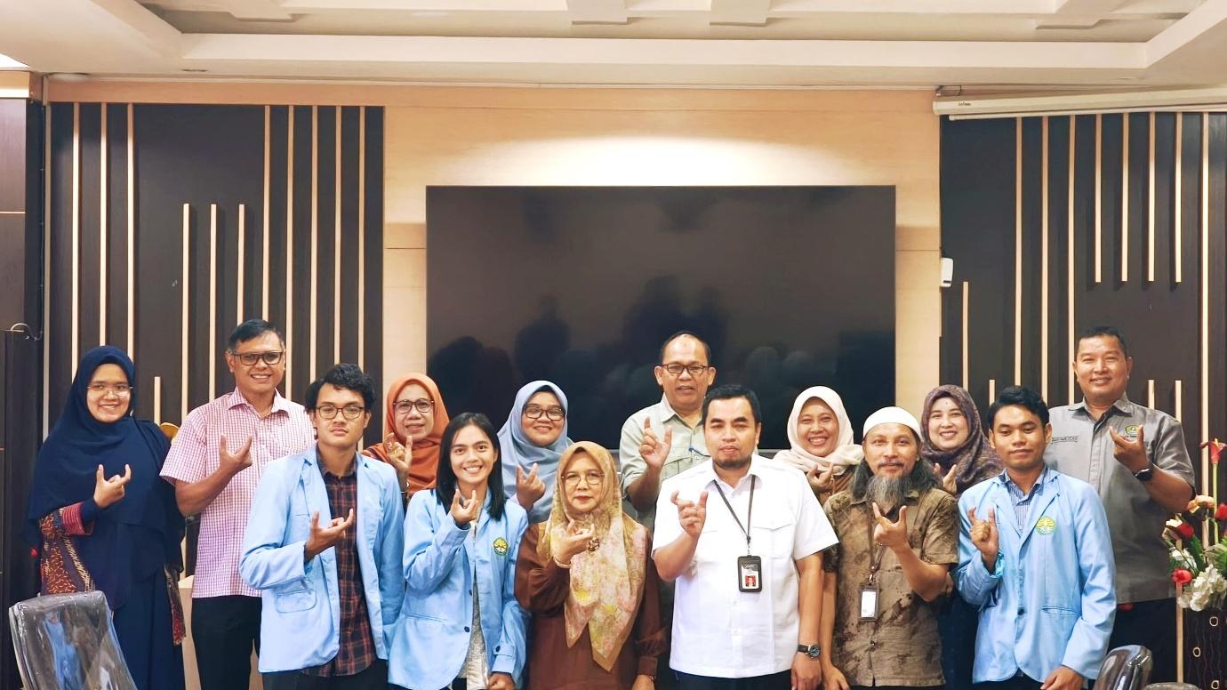 Mahasiswa Universitas Riau Siap Ikuti Magang Internasional di Malaysia: Rektor Resmi Lepas Peserta IMT-GT International Internship Program