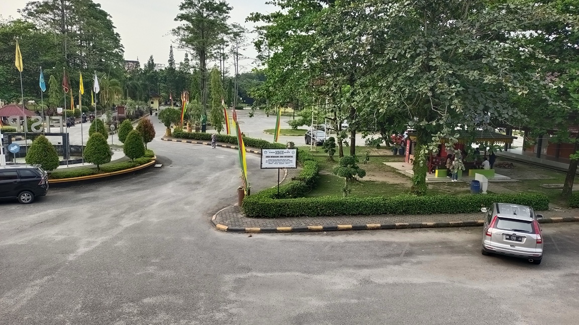 Jaga Kesehatan, Hargai Kenyamanan: FISIP UNRI Sediakan Area Merokok Terpisah