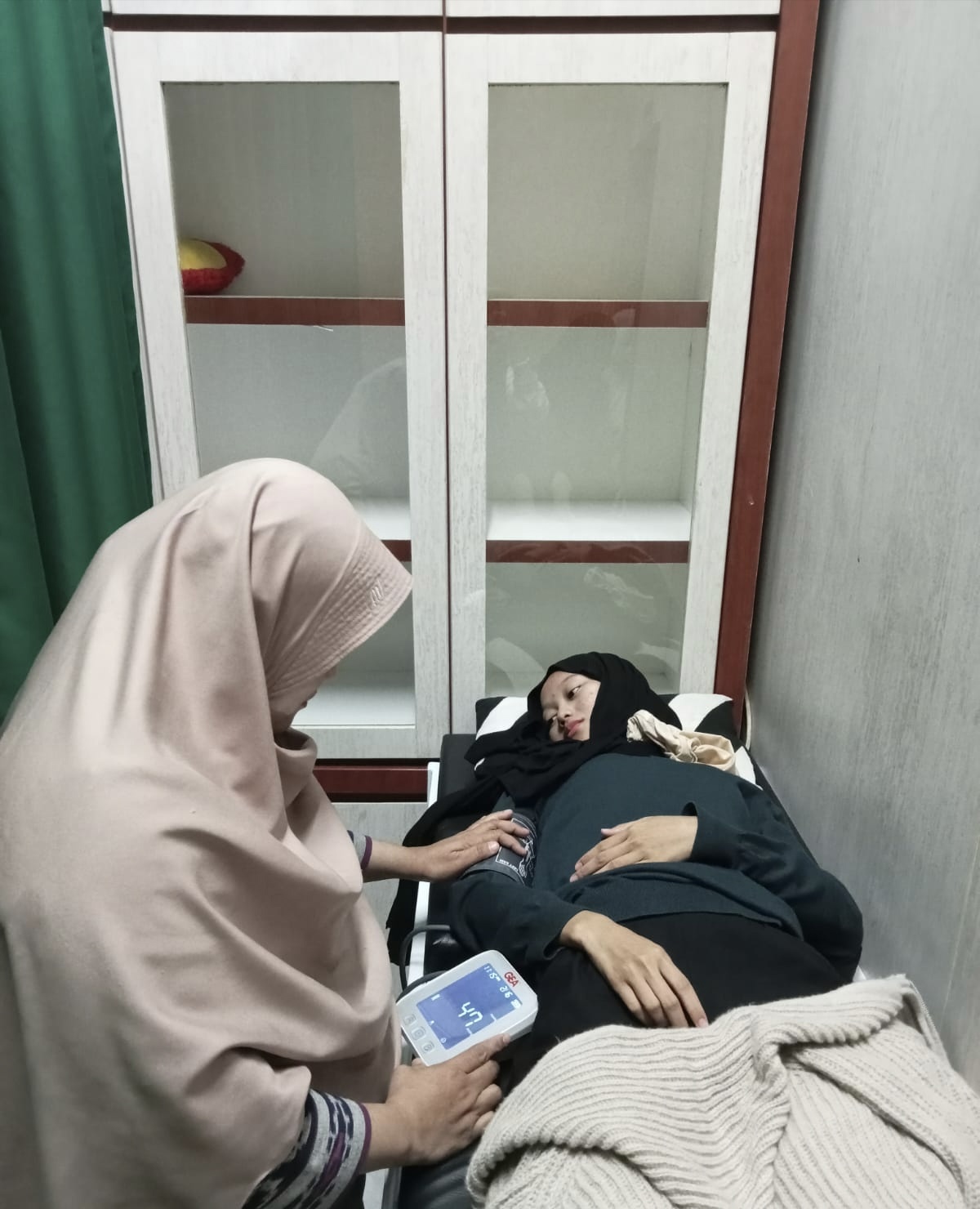 Respons Cepat Pojok P2K FISIP UNRI: Tangani Mahasiswa yang Mendadak Pingsan di Area Perkuliahan