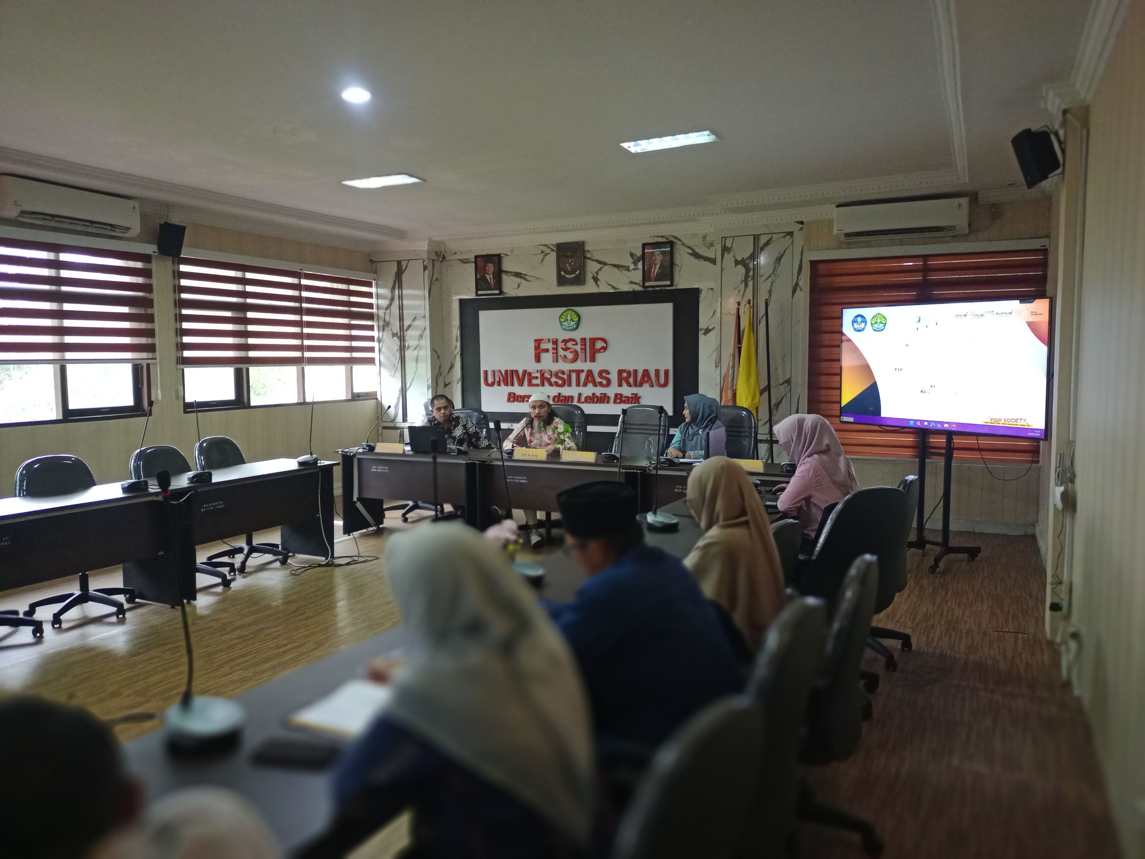 Triwulan Pertama Ditutup dengan Evaluasi Mendalam: FISIP UNRI Mantapkan Strategi K3L Melalui Rapat Tinjauan Manajemen