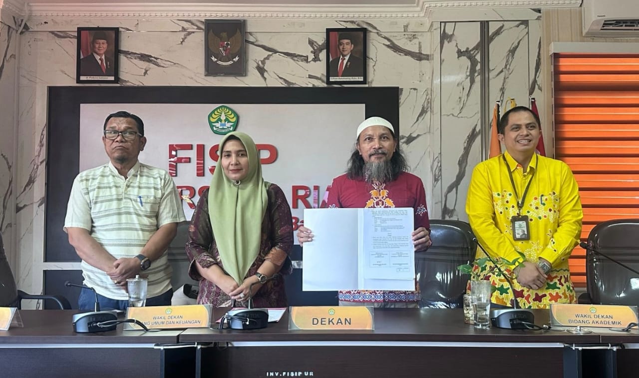 Merajut Kolaborasi: FISIP Universitas Riau dan FISIP Universitas Lambung Mangkurat Tandatangani Kerjasama Strategis