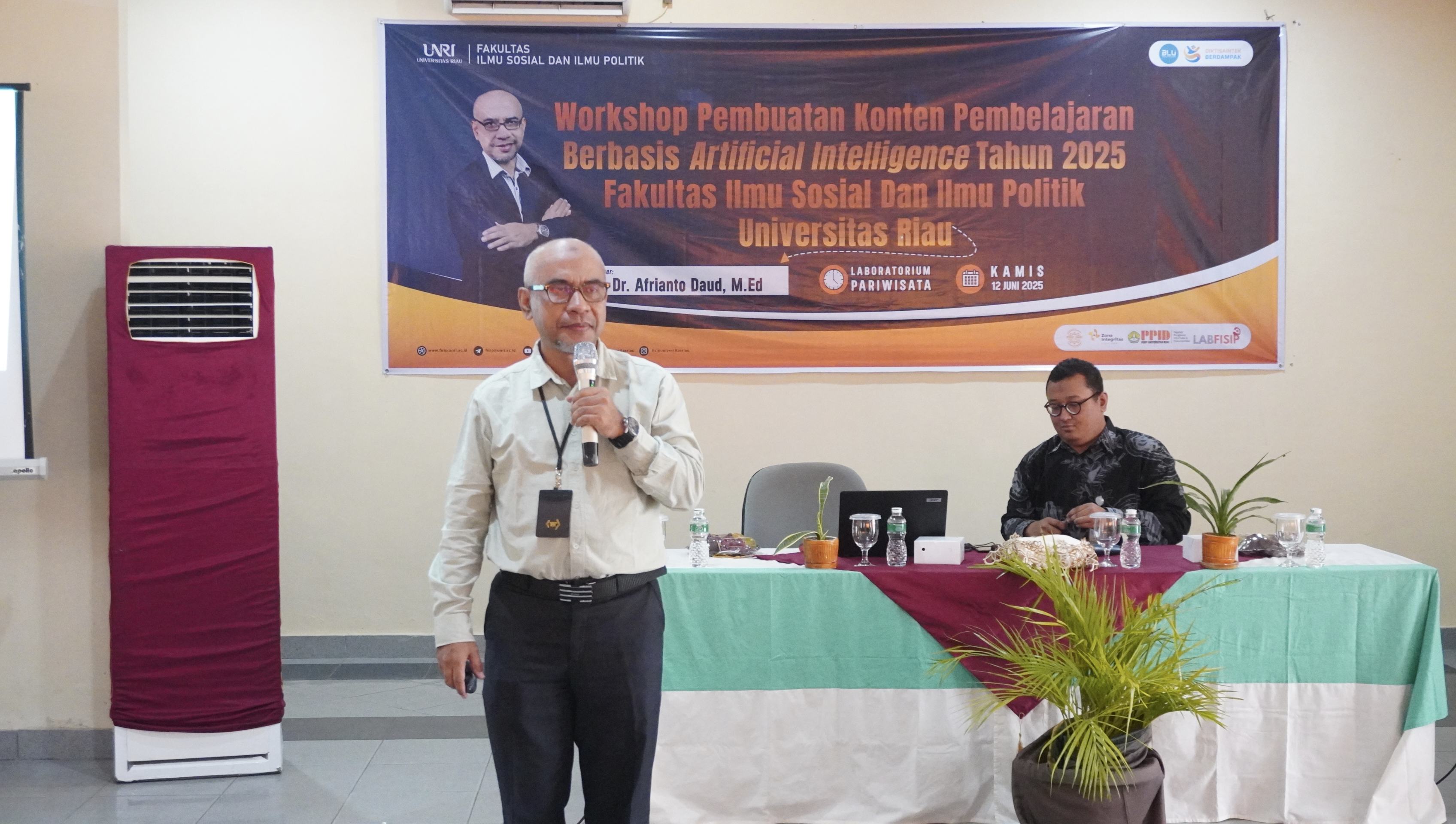 Transformasi Pembelajaran: FISIP UNRI Selenggarakan Workshop AI dan Rebranding Laboratorium lewat Peluncuran Logo Baru