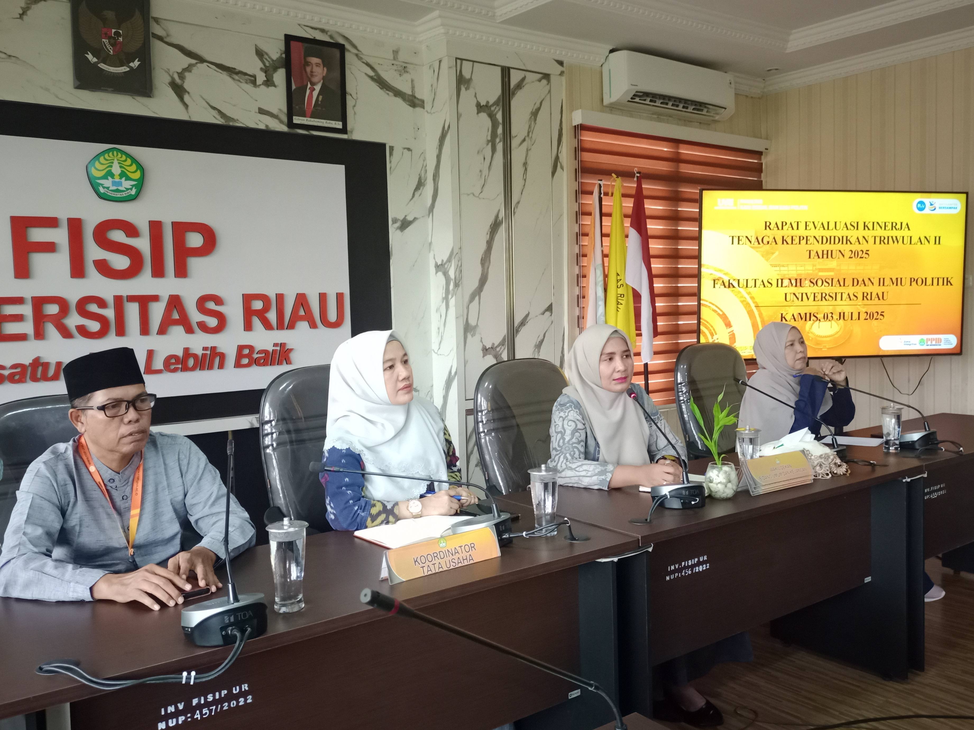 Menata Ulang Langkah: Evaluasi Triwulan, FISIP UNRI Dorong Layanan Unggul dan Tertib Administrasi