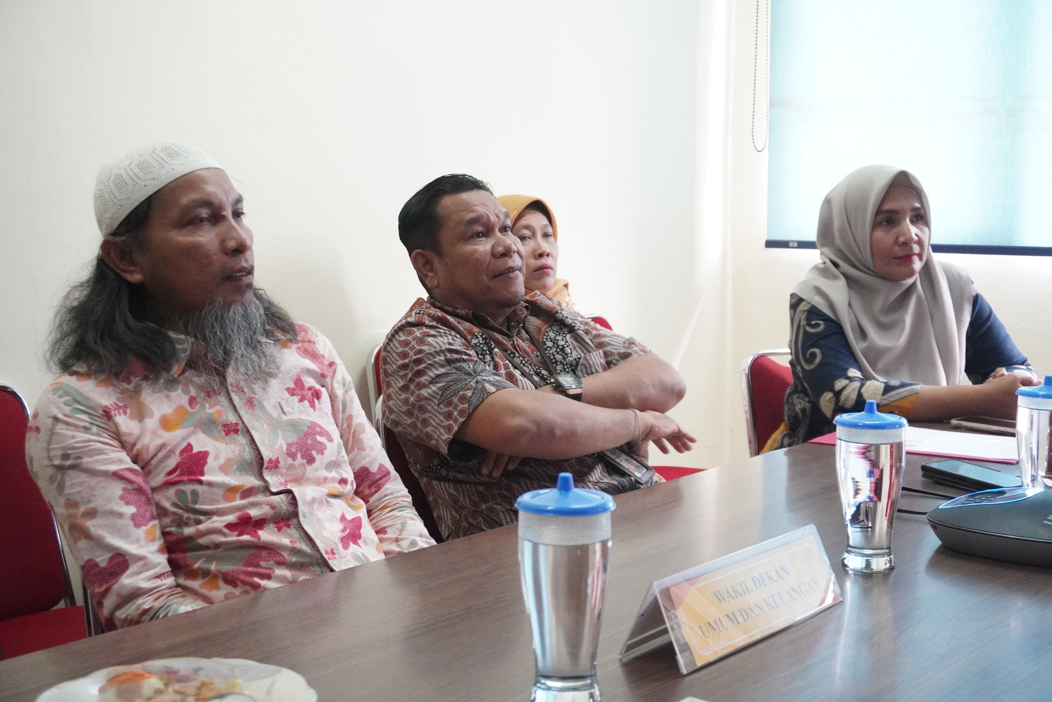Perkuat Sinergi Tridarma Perguruan Tinggi, FISIP UNRI dan FISIP Unand Menandatangani Kolaborasi Strategis
