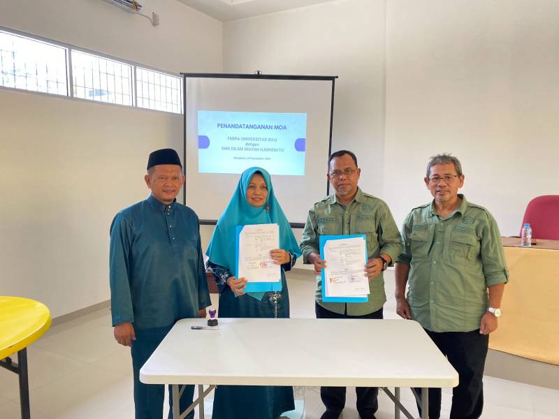 Faculty of Mathematics and Natural Sciences (FMIPA) of the Indonesian National University (UNRI) and Inayah Vocational School of Rokan Hulu Sign a Cooperation Agreement