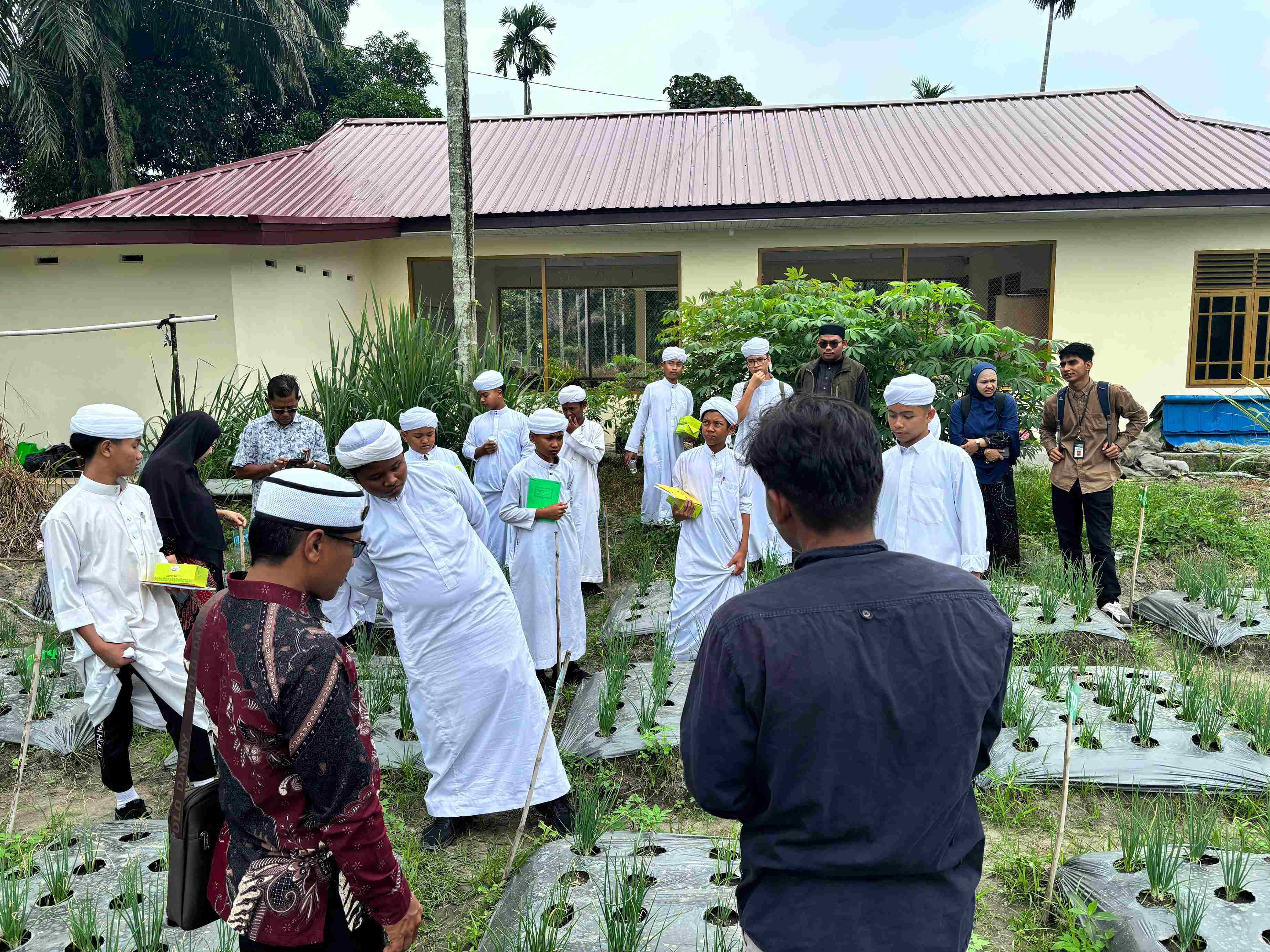 FP UNRI Sambut Kunjungan Santri MTs Basma Darul'ilmi Wassa'adah dalam Program SAMI