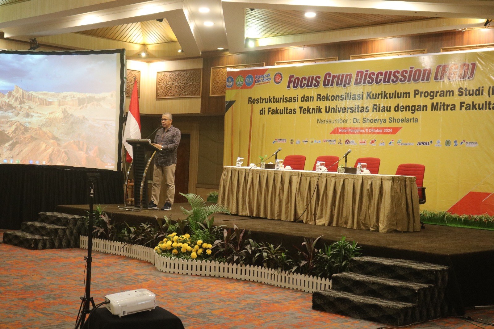 Forum Group Discussion (FGD) Restrukturisasi dan konsiliasi Kurikulum Program Studi di Fakultas Teknik Universitas Riau dengan Mitra Fakultas