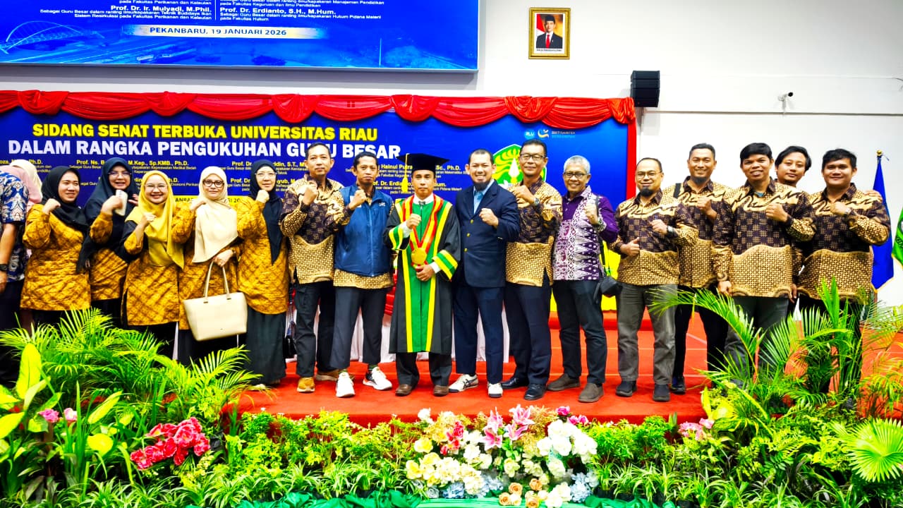 Universitas Riau Mengukuhkan Delapan Guru Besar Baru dari Berbagai Bidang Keilmuan