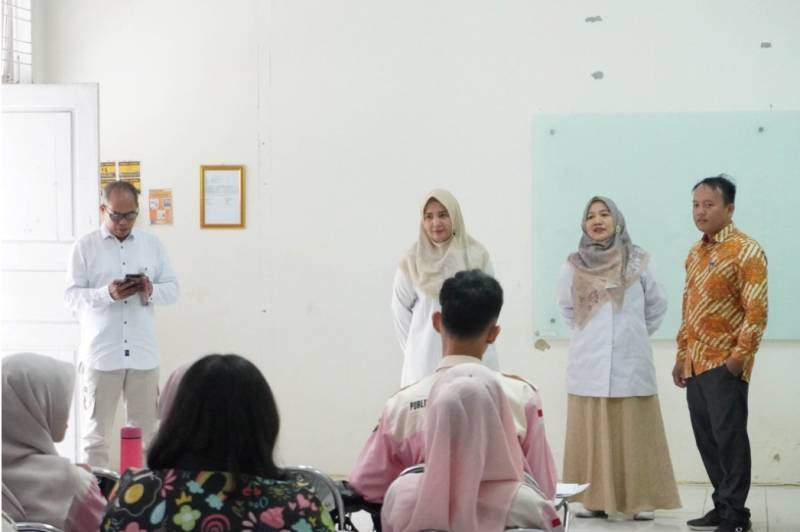 Ensure Optimal Learning Process, FISIP UNRI Leadership Monitors the First Day of Odd-Semester Lectures