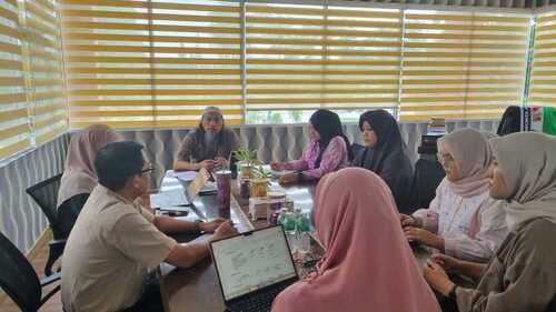 Audiensi Tim Pembentukan Prodi Kajian TV dan Film dengan Dekan FISIP Universitas Riau