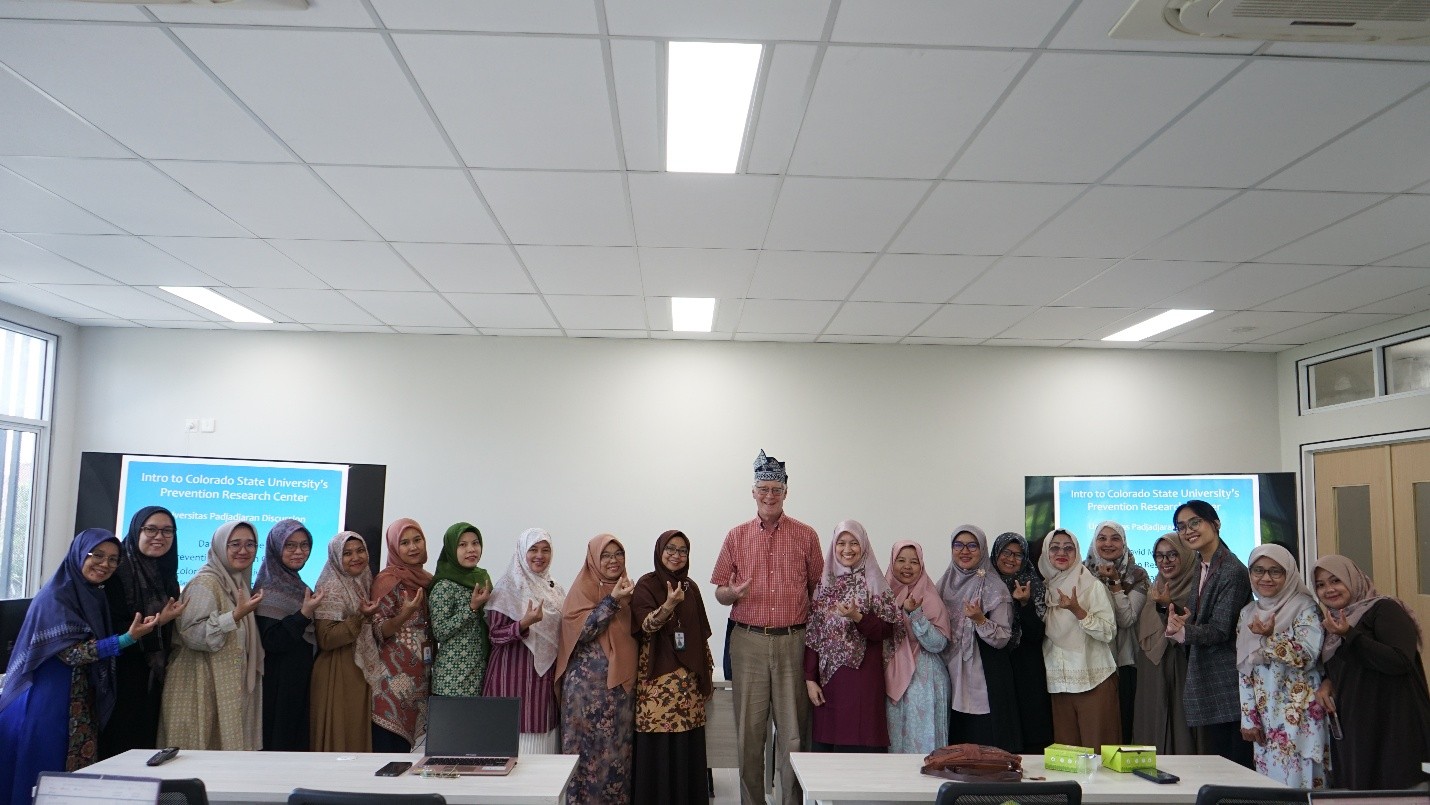 FKp Universitas Riau Gelar Guest Lecture tentang Finding and Implementing Prevention Programs