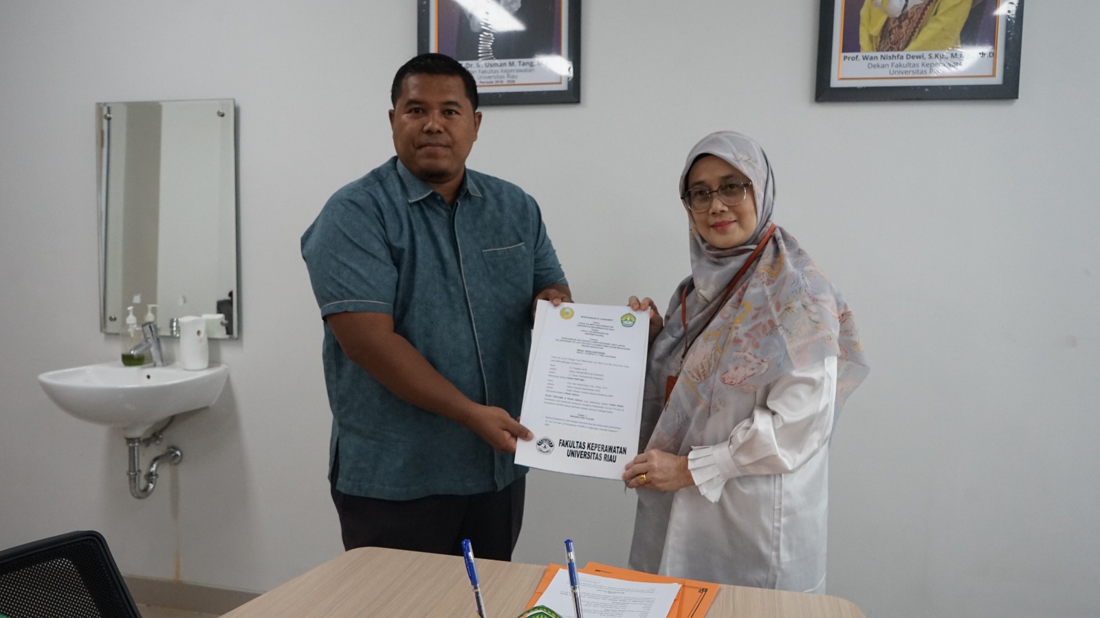 Perkuat Kolaborasi Pendidikan dan Kesehatan, FMIPAKes UMRI dan FKp UNRI Tandatangani MoA