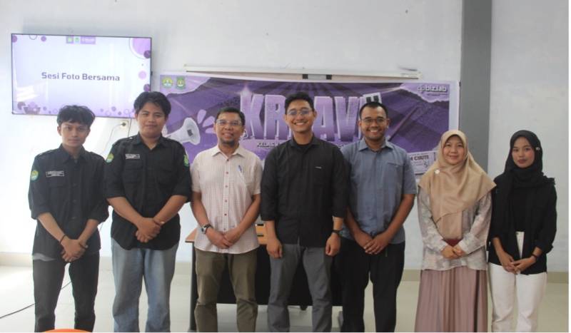 Creative Class: KREAVI "Mengeksplorasi Canva untuk Membangun Kreativitas"