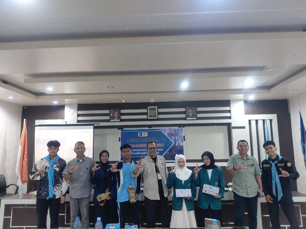 Mahasiswa S2 Manajemen Bencana Unri Jadi Pemateri Seminar Nasional Karhutla di Politeknik Negeri Bengkalis