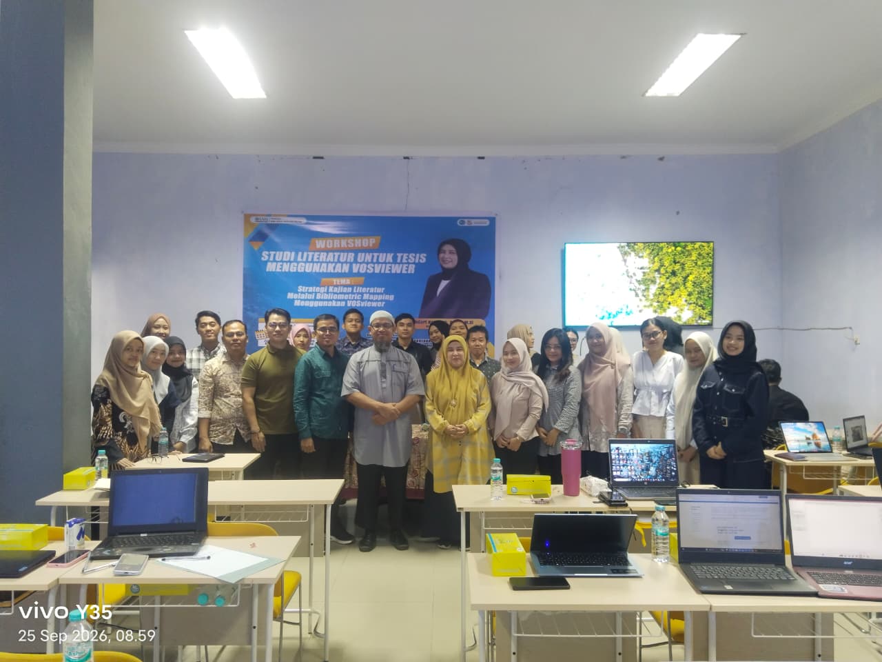 Workshop Studi Literatur untuk Tesis Menggunakan VOSviewer, Perkuat Kompetensi Mahasiswa dalam Bibliometric Mapping