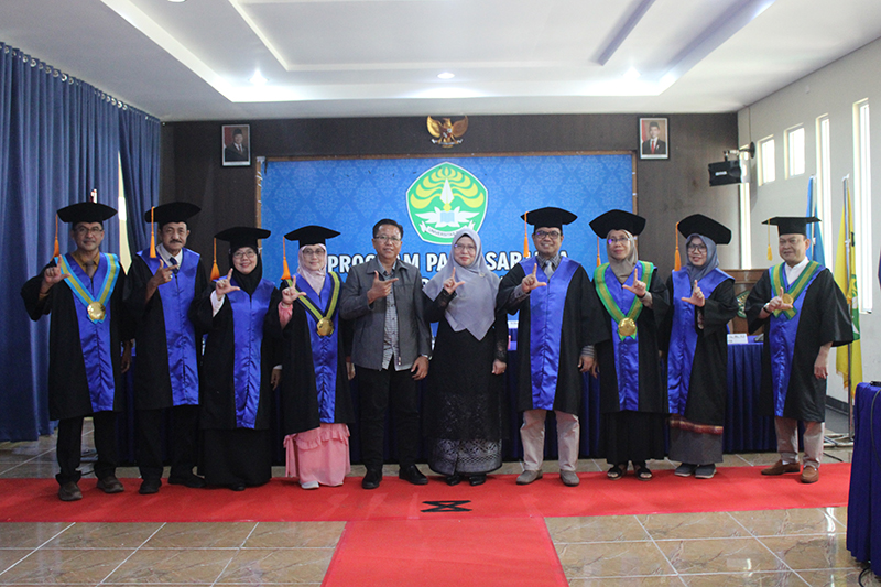Aminatul Fitri Raih Gelar Doktor Ilmu Lingkungan Universitas Riau dengan Riset Sekolah Ramah Anak Autis