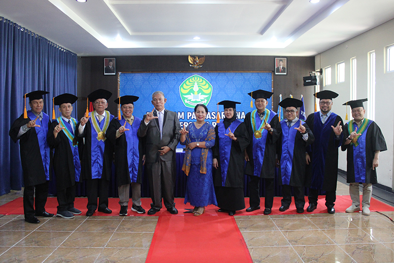 Arthur Brown Raih Gelar Doktor Ilmu Lingkungan Universitas Riau dengan Penelitian tentang Pengolahan Perikanan Tangkap Skala Kecil Berkelanjutan