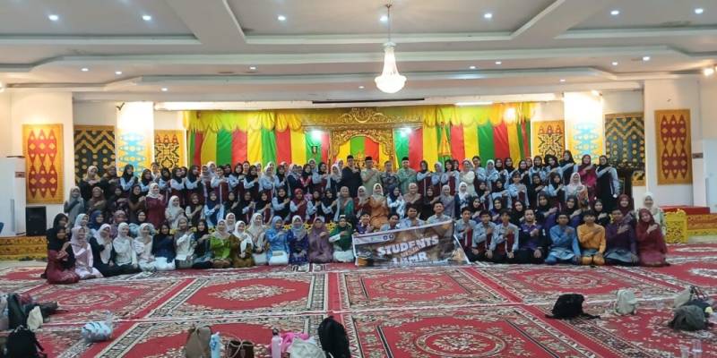Mahasiswa PGSD FKIP UNRI Kuliah Lapangan di LAMR, Bahas Budaya Melayu dalam Perspektif Global