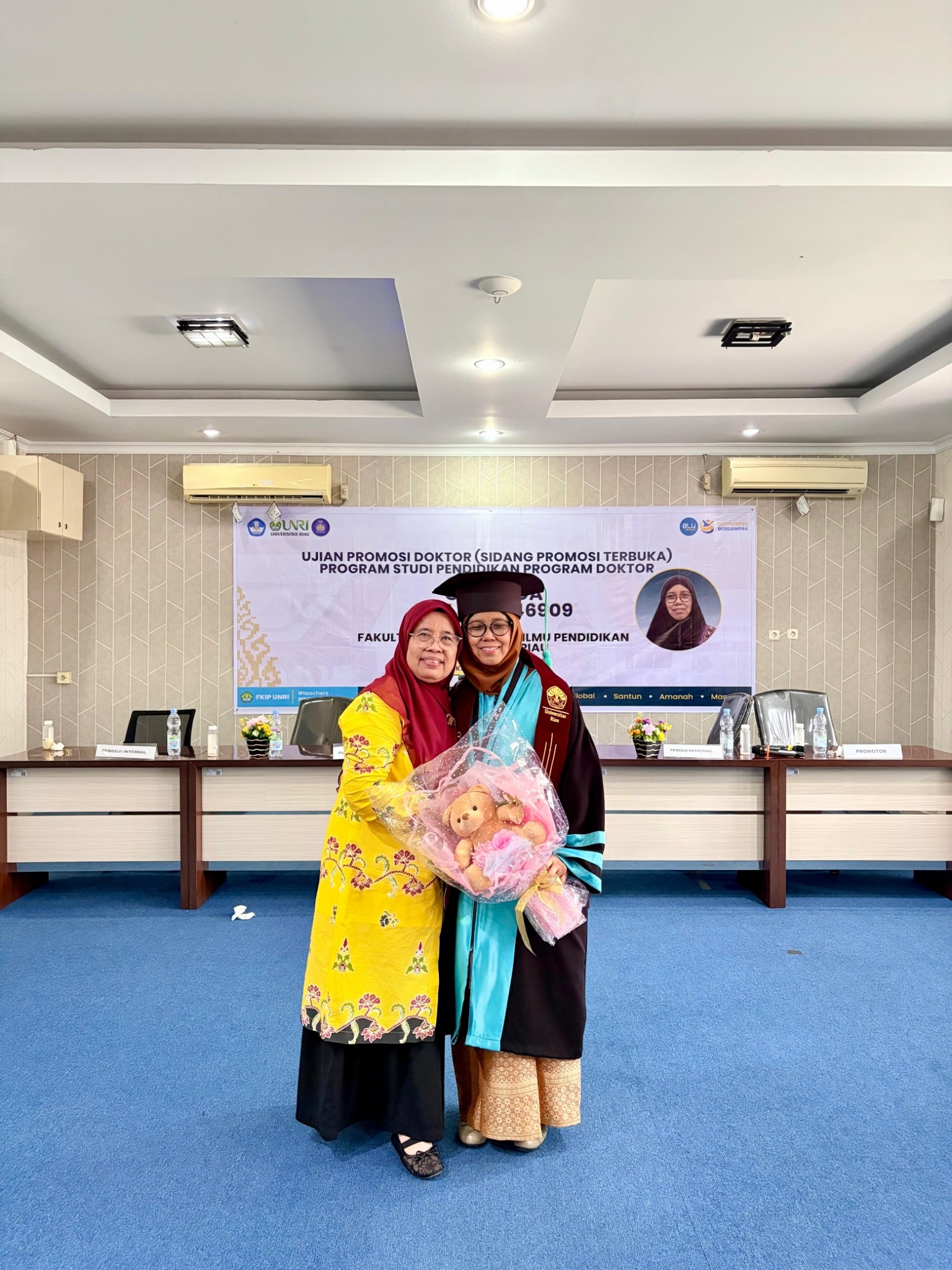 Selamat dan Sukses atas Ujian Promosi Doktor Dr. Guslinda, M.Pd.