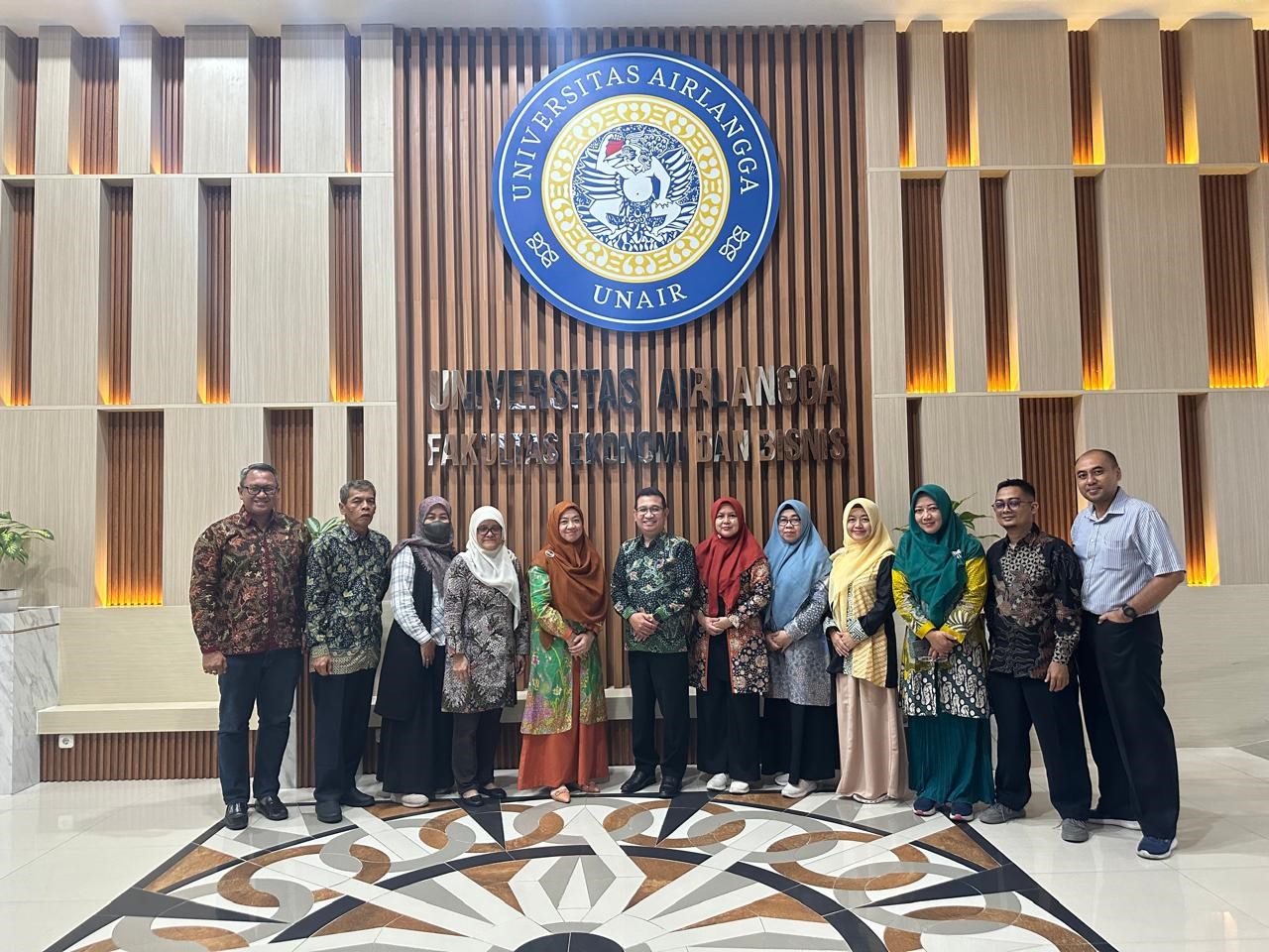 Studi Banding Ketua Jurusan dan Koordinator Program Studi FEB Universitas Riau ke Universitas Airlangga dan Universitas Udayana