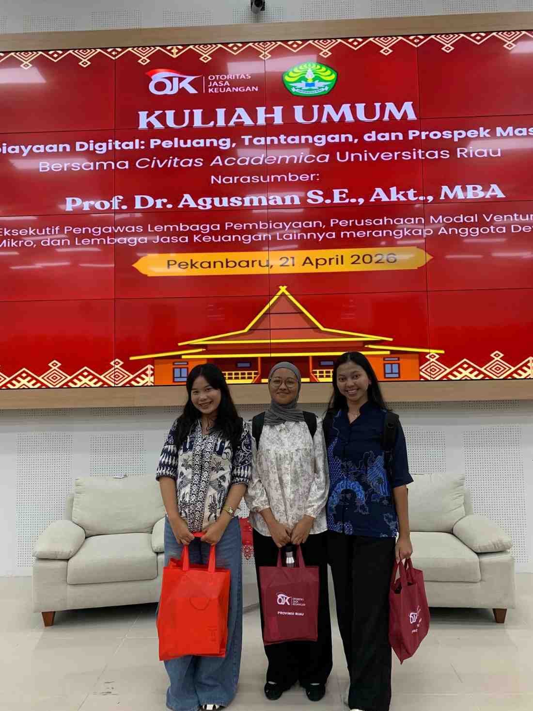 Mahasiswa PPKn Ikuti Kuliah Umum