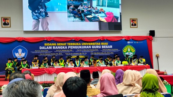 Koordinator Program Studi S1 Akuntansi Hadiri Pengukuhan Guru Besar Universitas Riau