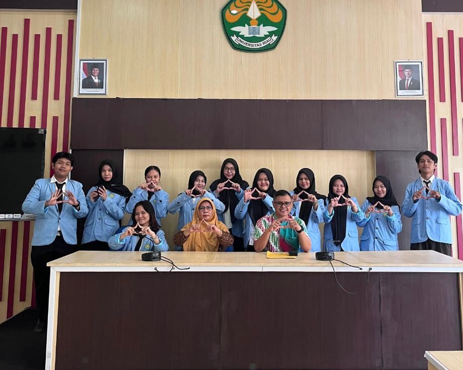 ONE STEP CLOSER! MAHASISWA PRODI S1 EKONOMI PEMBANGUNAN FEB UNRI TUNTASKAN UJIAN KOMPREHENSIF PERIODE JANUARI 2026
