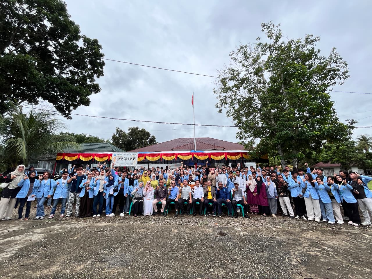 Praktikum Lapangan Mahasiswa Jurusan Sosial Ekonomi Perikanan Universitas Riau di Pasaman Barat