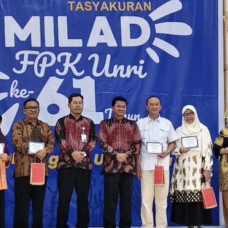 Dosen THP N. Ira Sari, M.Si. Raih Penghargaan Dosen Terfavorit pada Milad FPK ke-61
