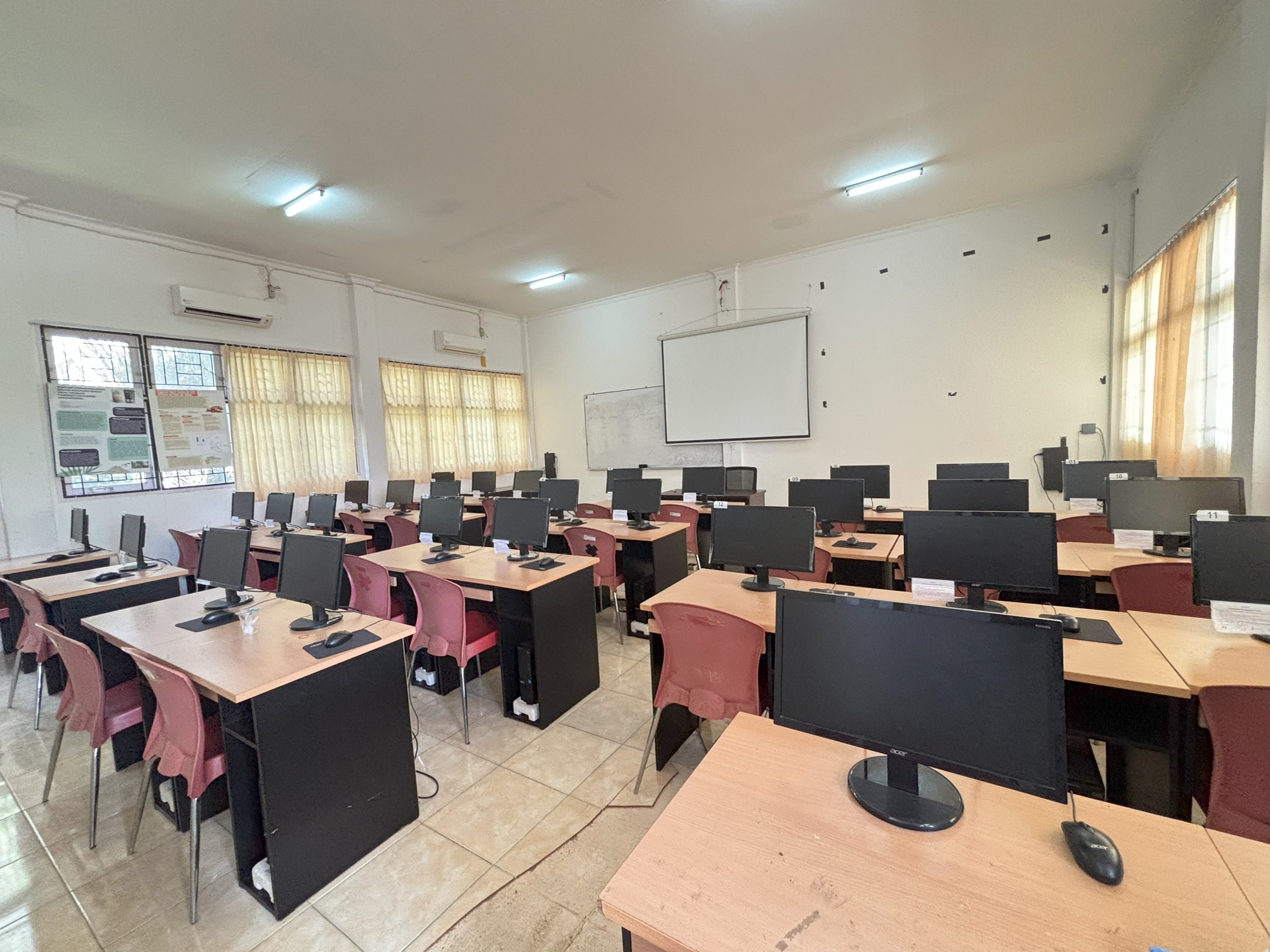 Ruangan Laboratorium TMA