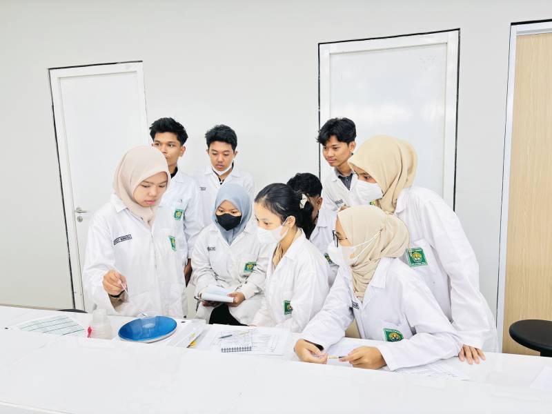 Praktik GLP 2025 Bekali Mahasiswa Teknologi Pertanian dengan Keterampilan Dasar Laboratorium