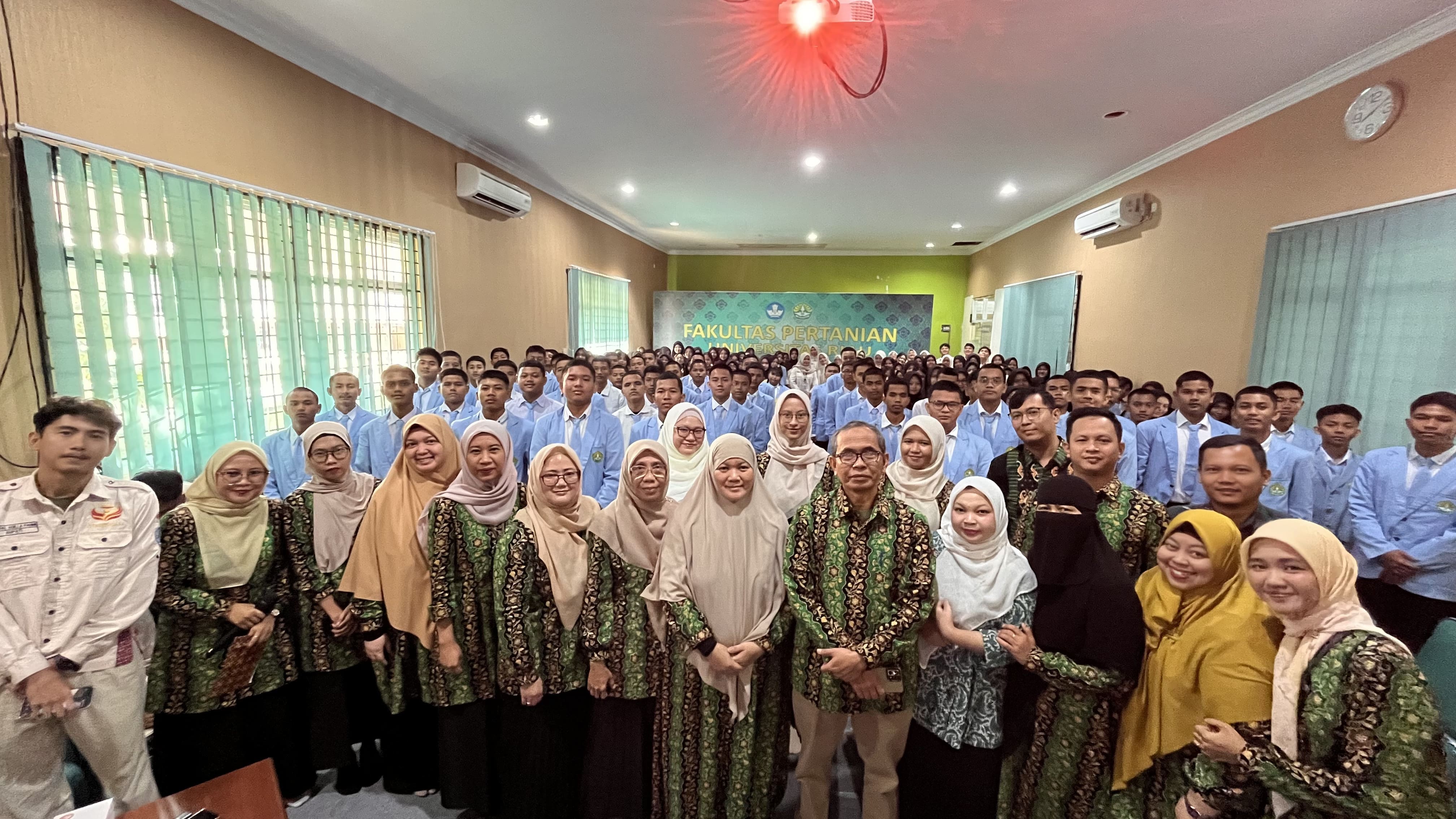 Jurusan Teknologi Pertanian UNRI Kenalkan Lingkungan Akademik dan Lantik Anggota HIMATETA pada PKKMB 2026