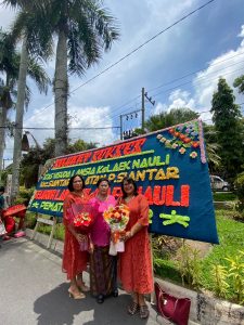 Helmina Siahaan Haru dan Bangga Jadi “Sarjana Lansia”, Apresiasi Wesly Silalahi Hadirkan Sekolah Lansia di Pematangsiantar