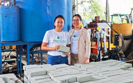 Inovasi Anak Muda Indonesia: Paving Blok dari Sampah Plastik Tertolak