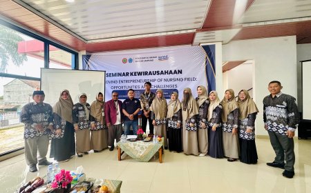 STIKES Baitul Hikmah Lampung Gelar Seminar Kewirausahaan